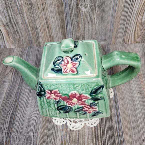 Cottagecore Square Green w Floral Majolica Teapot, Made in Japan - Picture 3 of 7